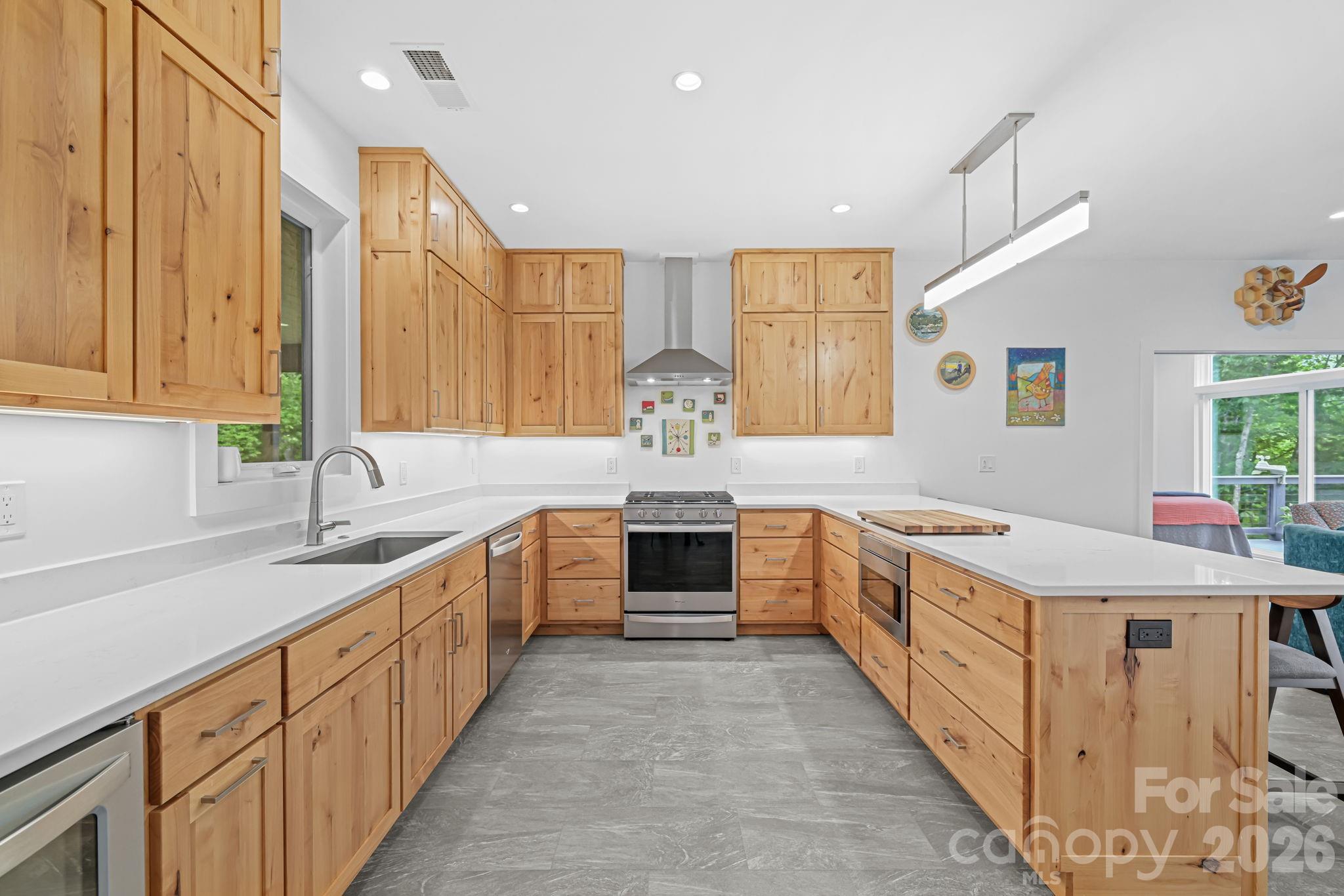 337 Leatherbreeches Drive — Tuckasegee