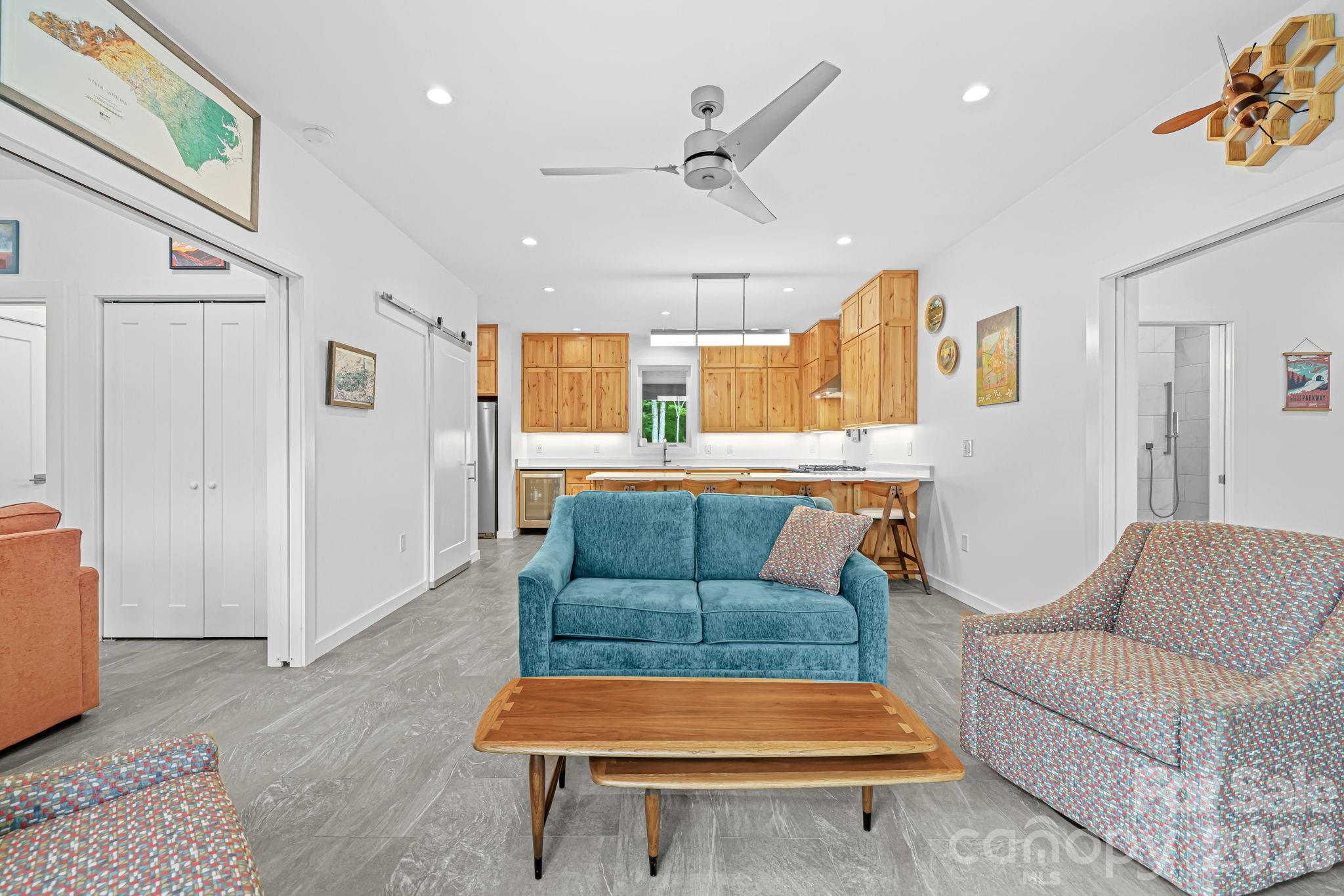 337 Leatherbreeches Drive — Tuckasegee