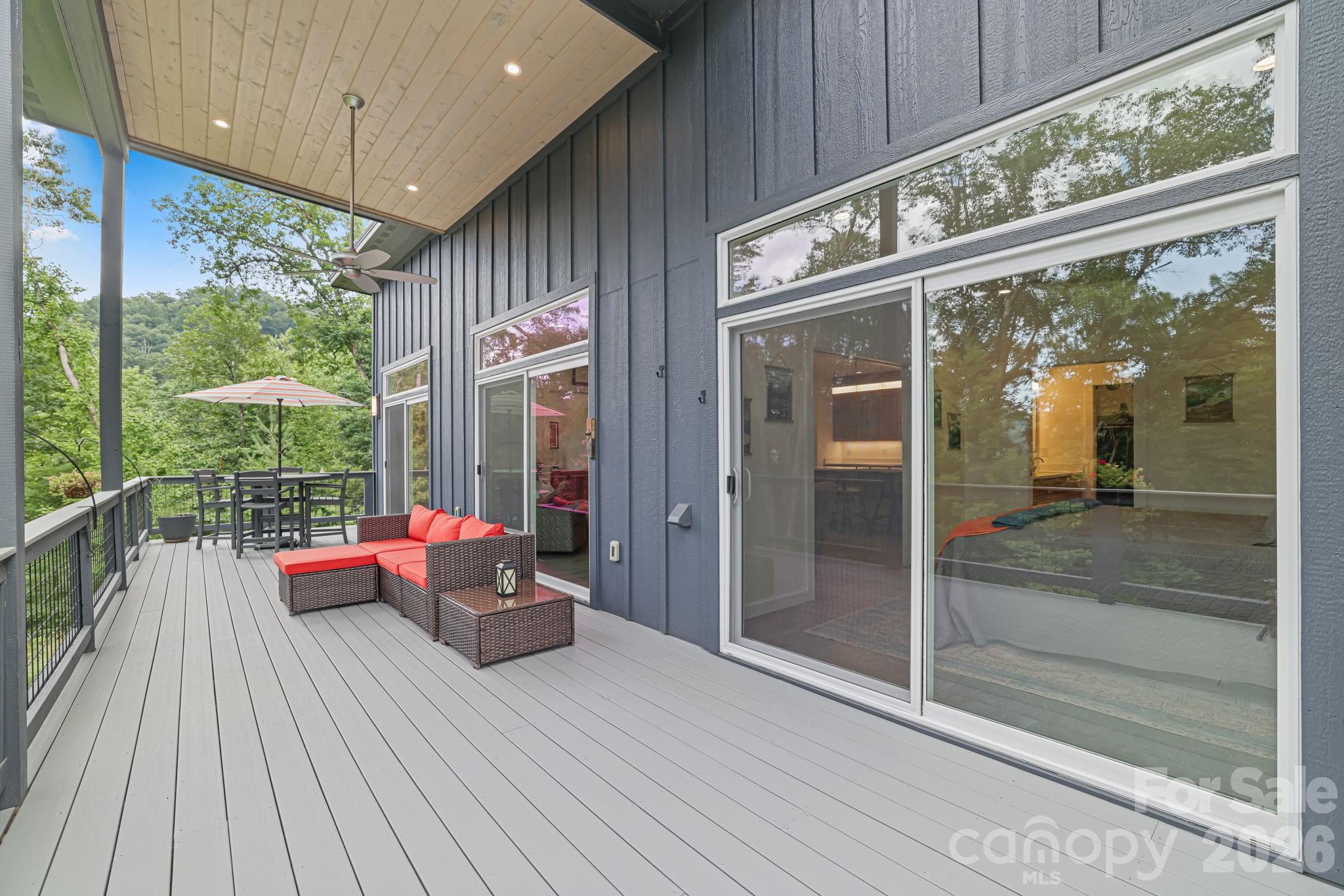 337 Leatherbreeches Drive — Tuckasegee
