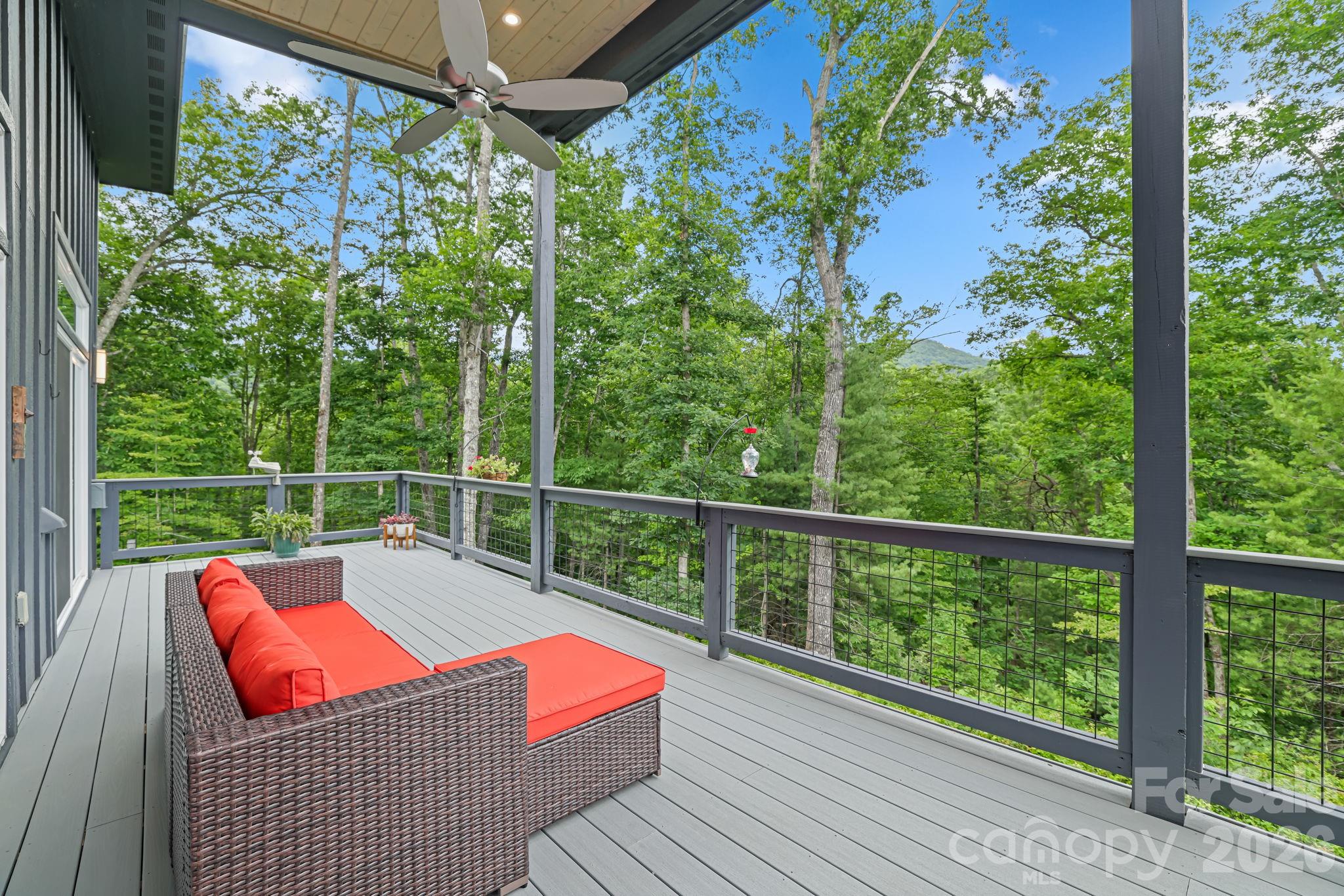 337 Leatherbreeches Drive — Tuckasegee