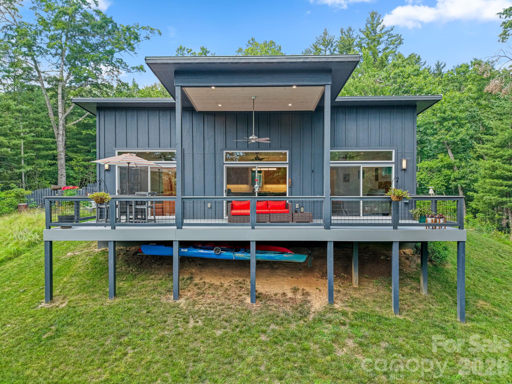 337 Leatherbreeches Drive — Tuckasegee