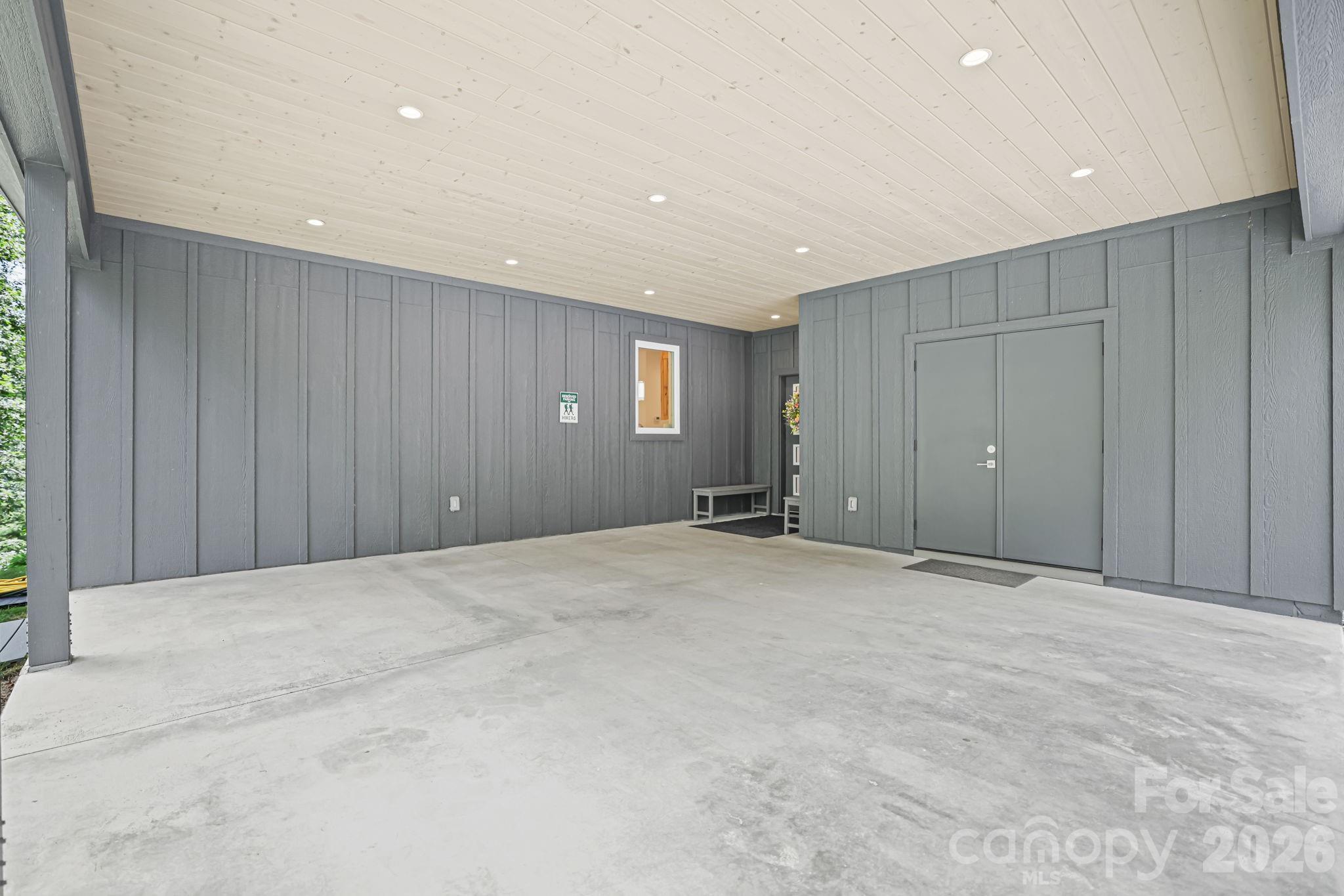 337 Leatherbreeches Drive — Tuckasegee