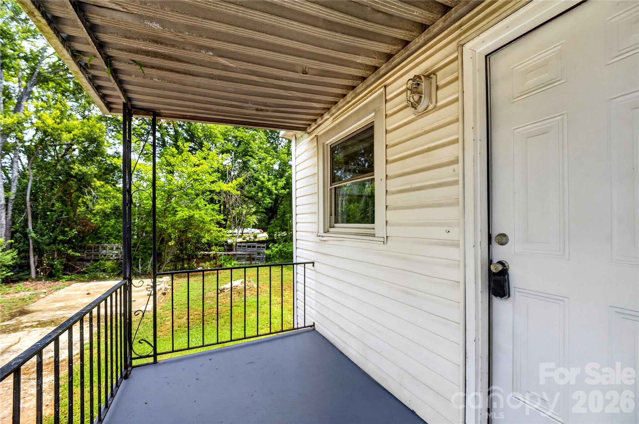 216 W Shannonhouse Street — Shelby