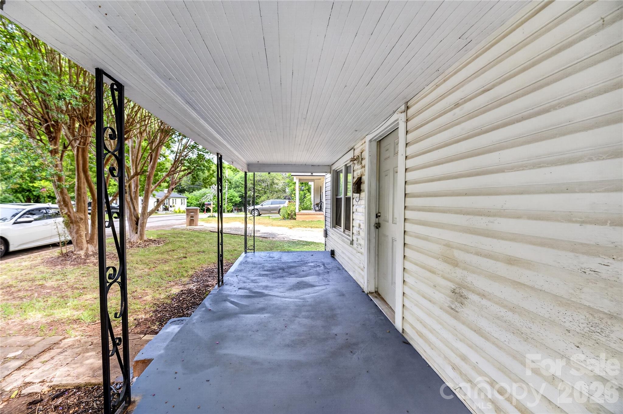 216 W Shannonhouse Street — Shelby