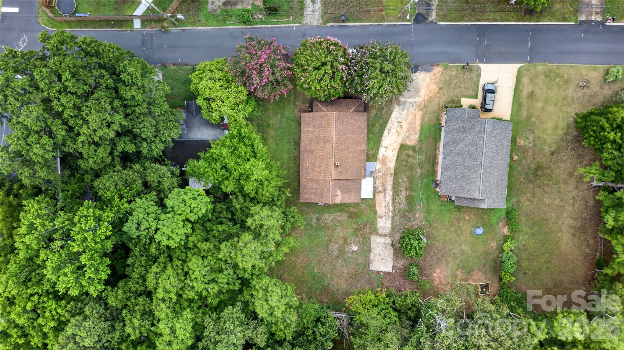 216 W Shannonhouse Street — Shelby