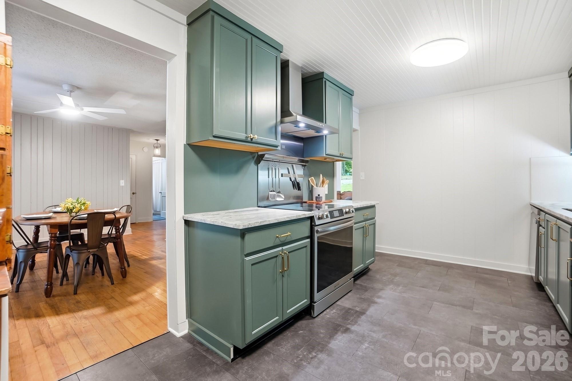 1021 Wedgewood Road — Lancaster