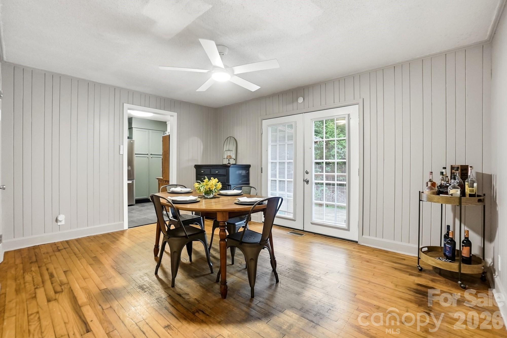 1021 Wedgewood Road — Lancaster