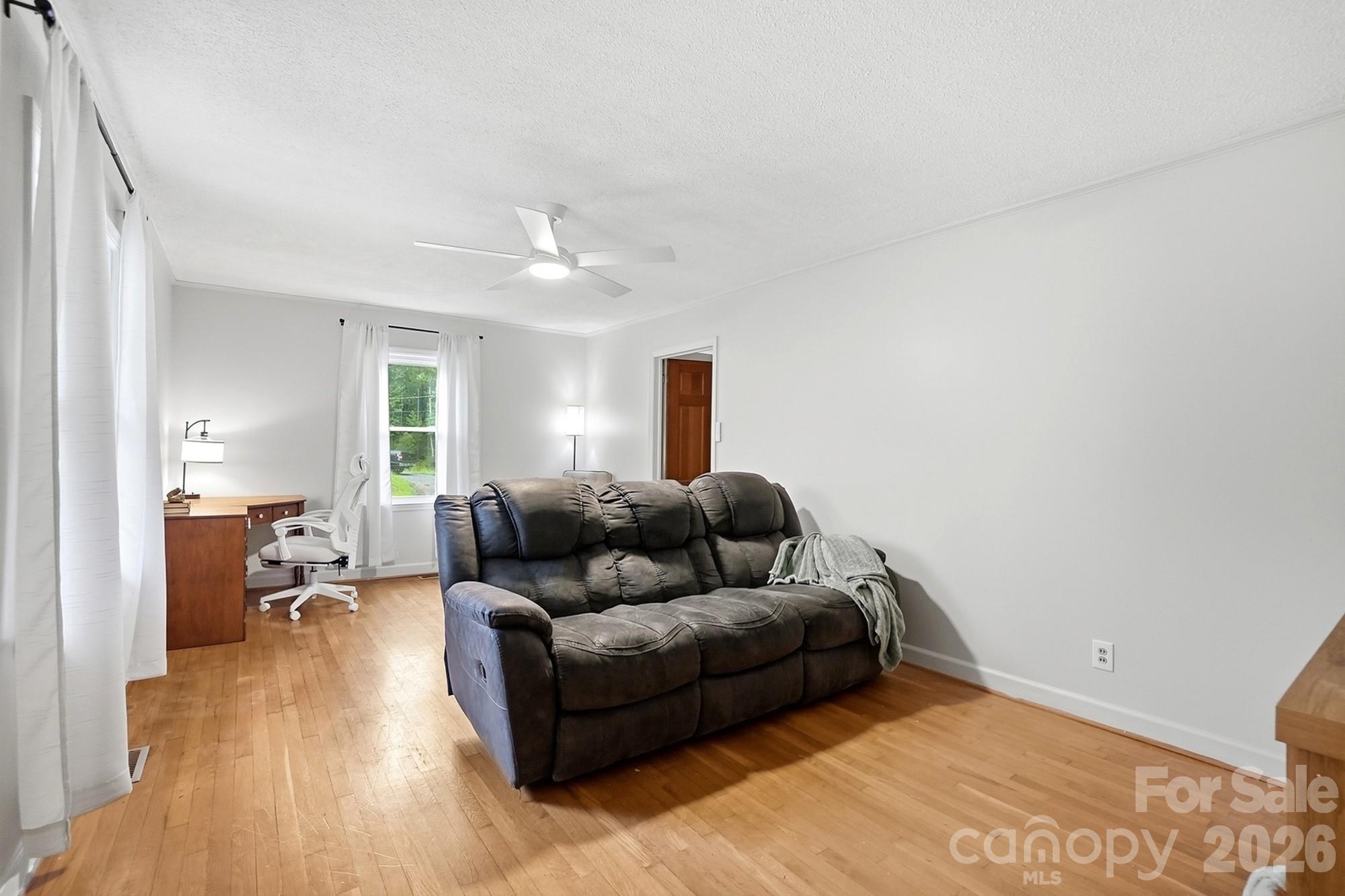 1021 Wedgewood Road — Lancaster