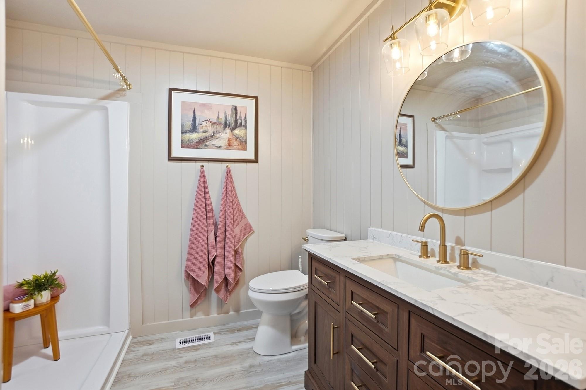 1021 Wedgewood Road — Lancaster