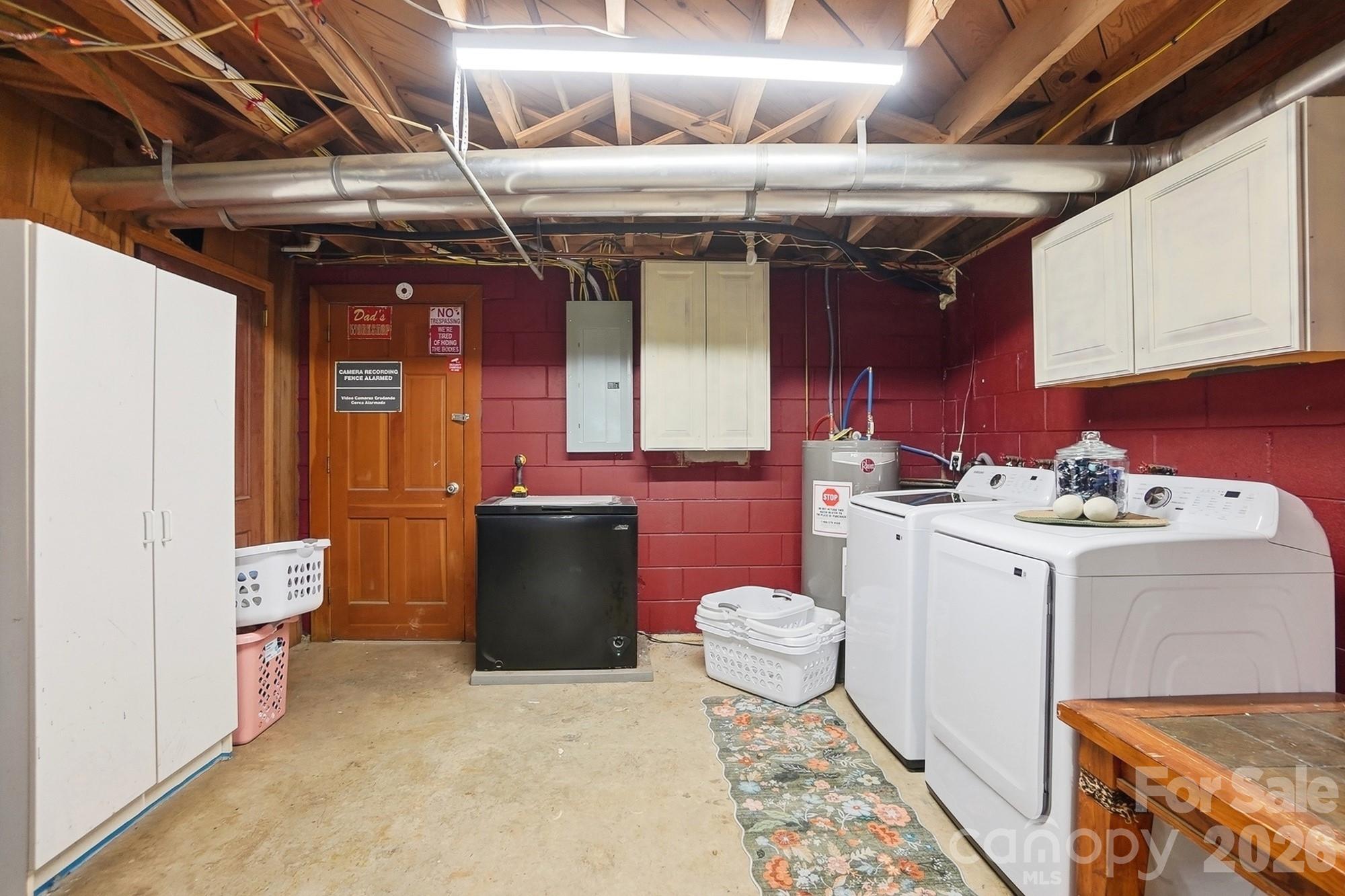 1021 Wedgewood Road — Lancaster