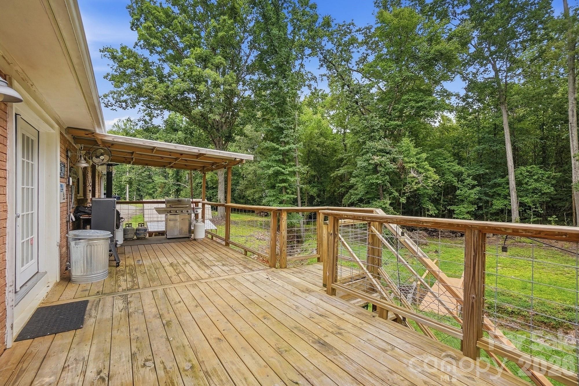 1021 Wedgewood Road — Lancaster