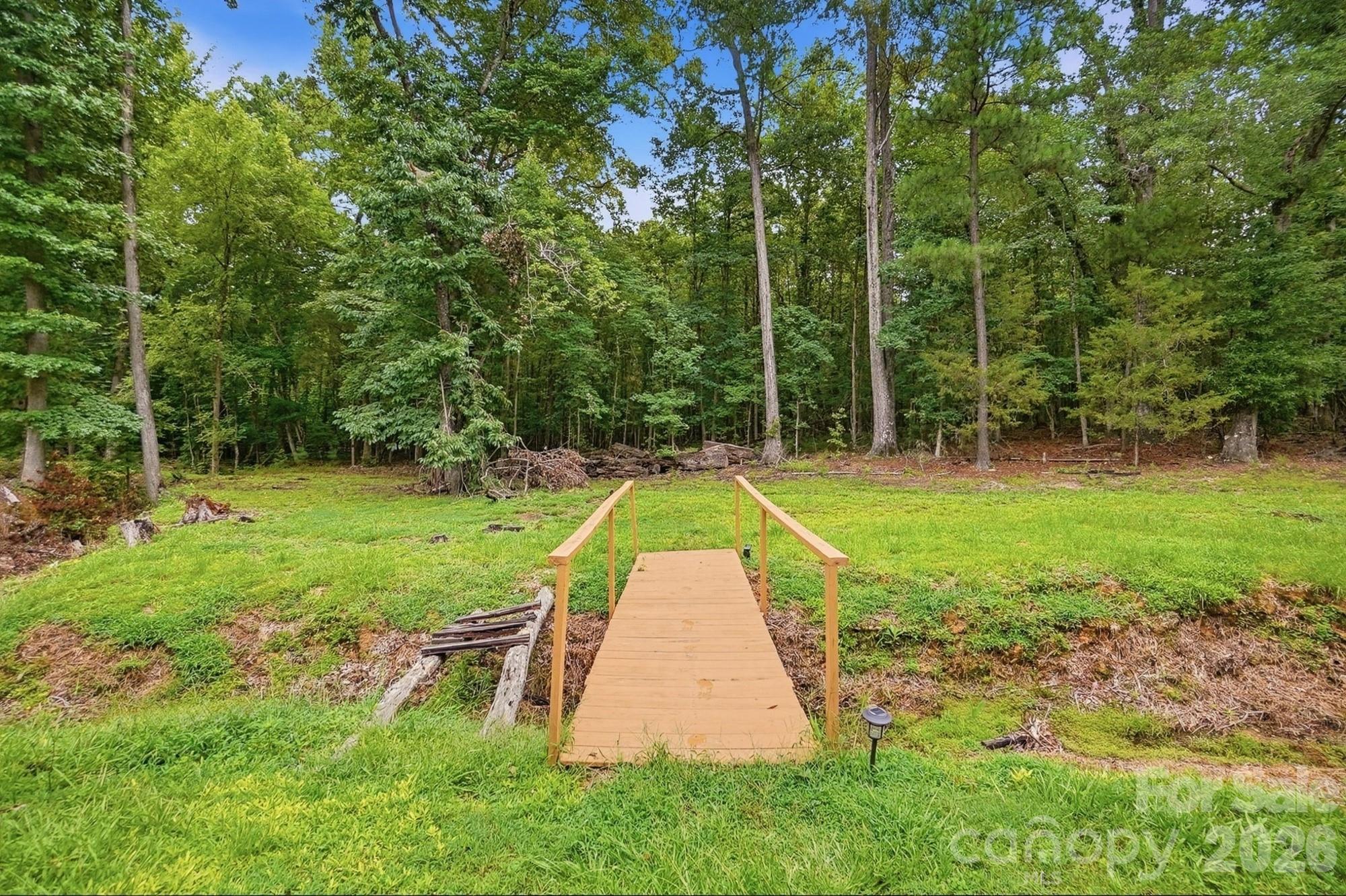 1021 Wedgewood Road — Lancaster