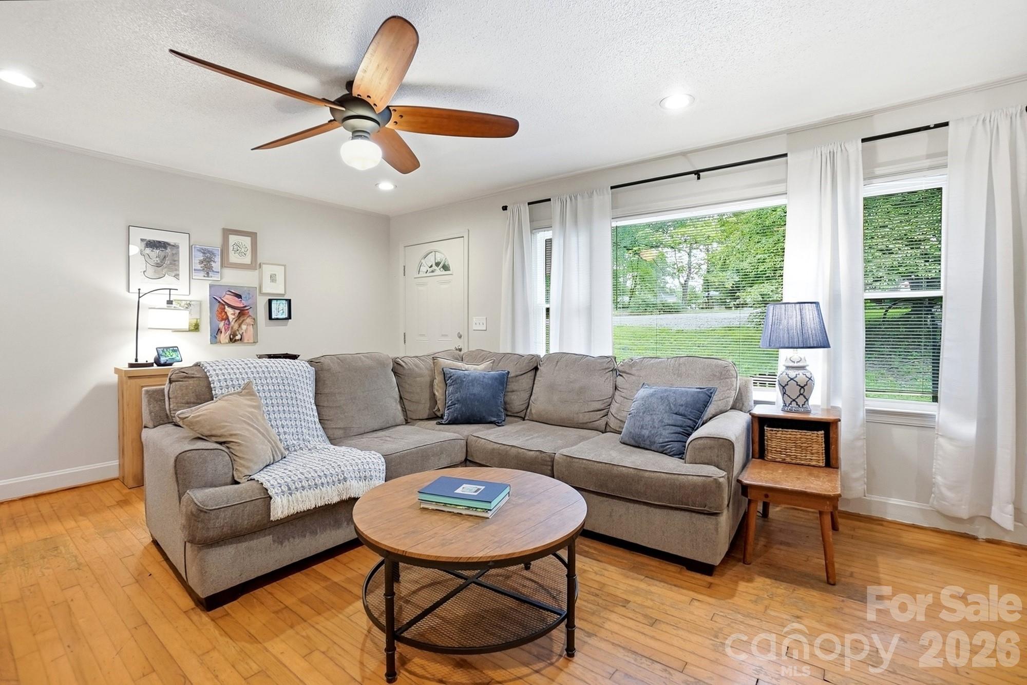 1021 Wedgewood Road — Lancaster