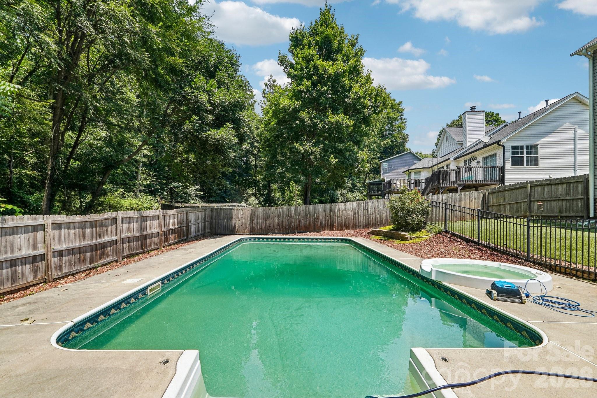 12119 Meadow Post Lane — Charlotte