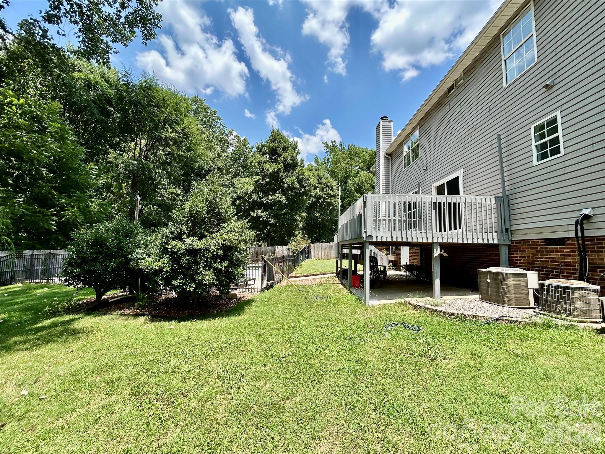 12119 Meadow Post Lane — Charlotte