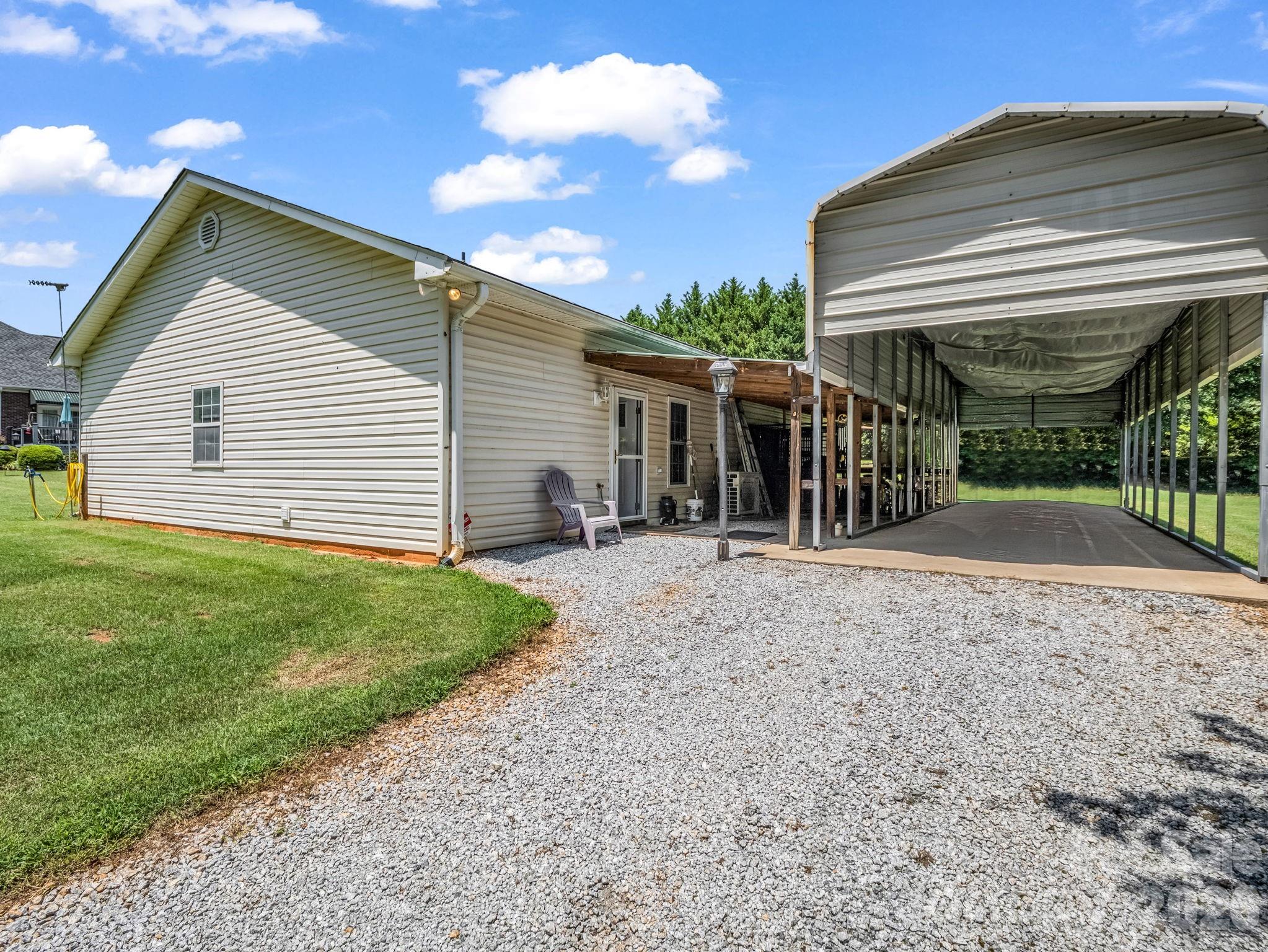 343 Countryside Drive — Forest City