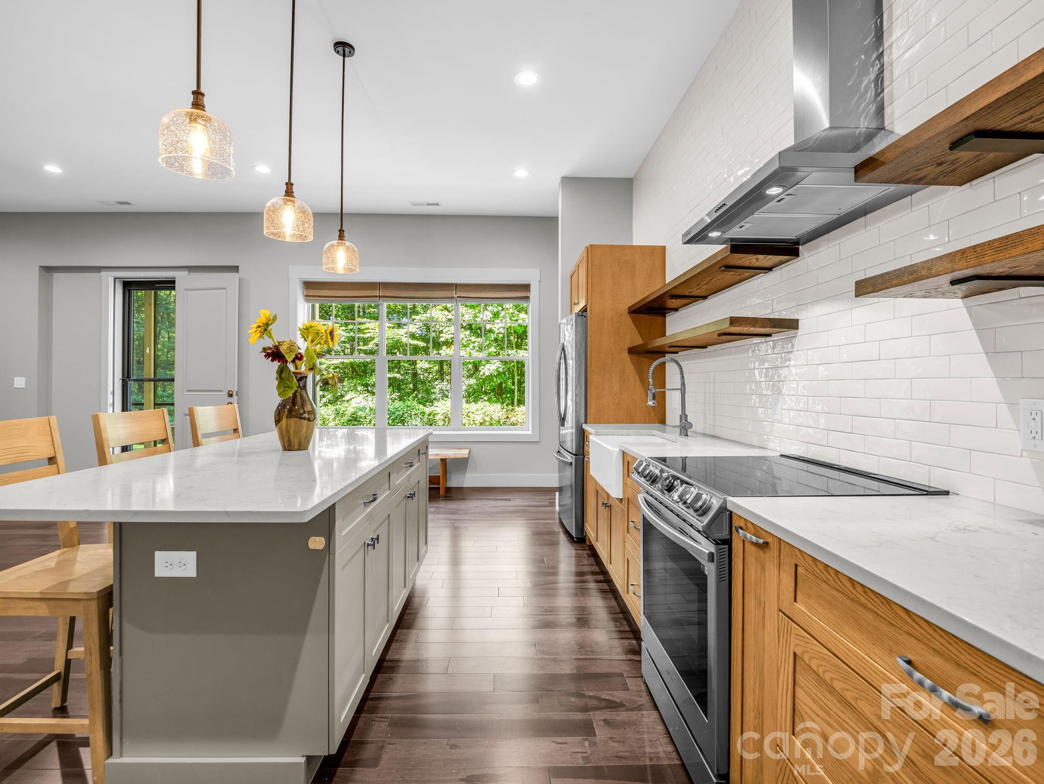 122 Cisco Road — Asheville