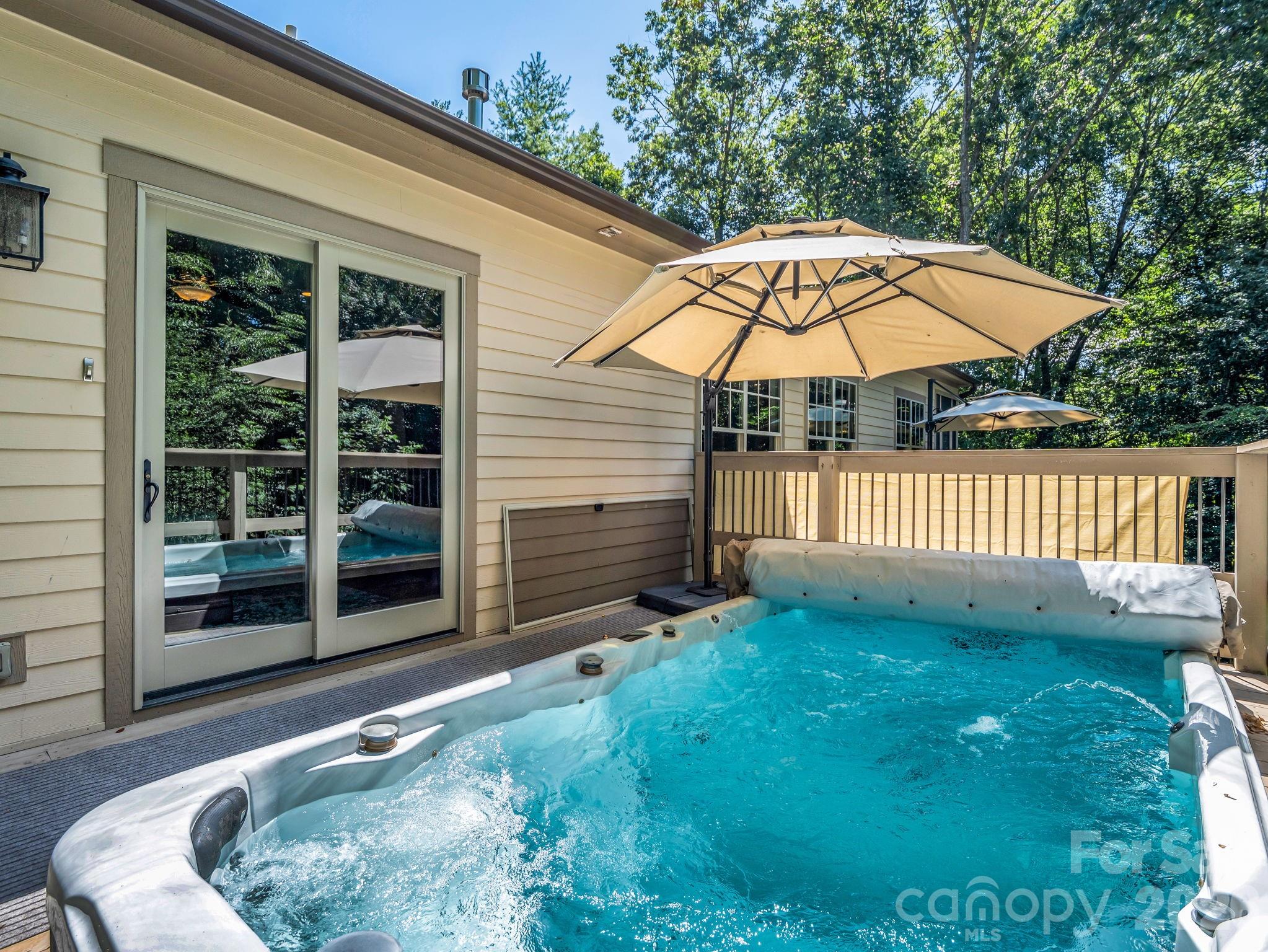 122 Cisco Road — Asheville