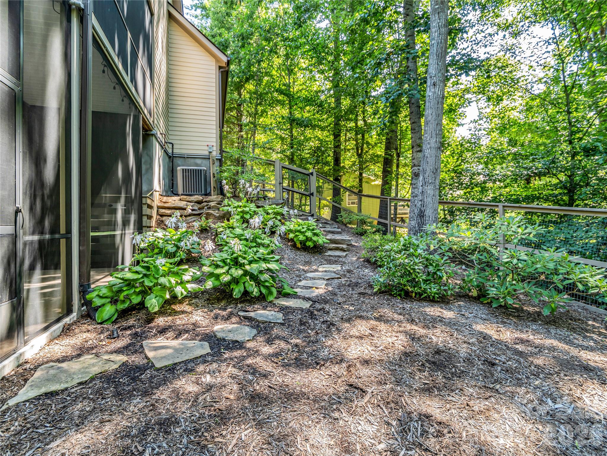 122 Cisco Road — Asheville