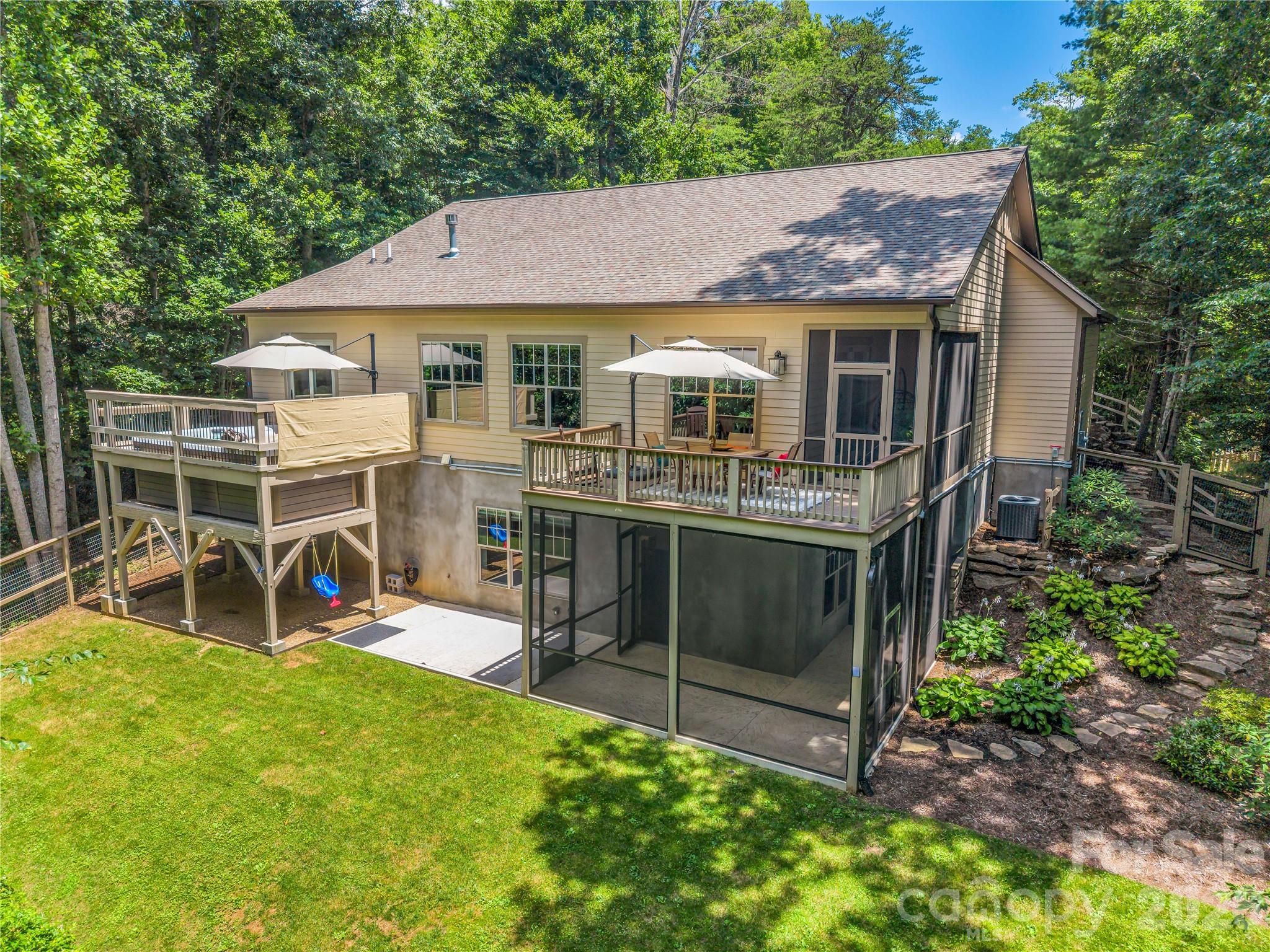 122 Cisco Road — Asheville