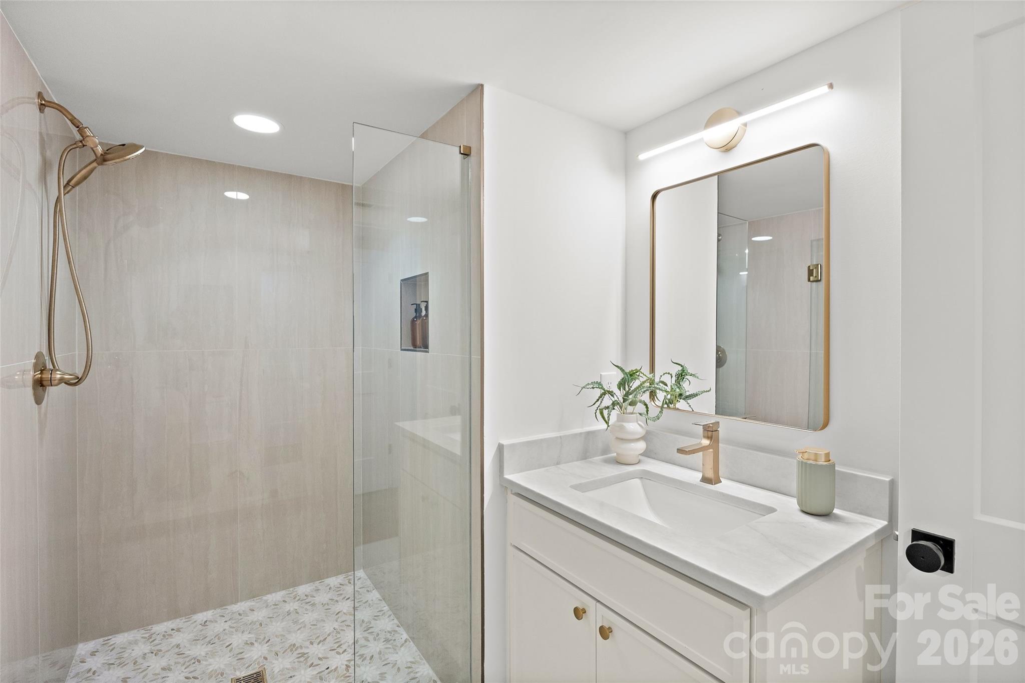 2600 Vardall Court — Charlotte