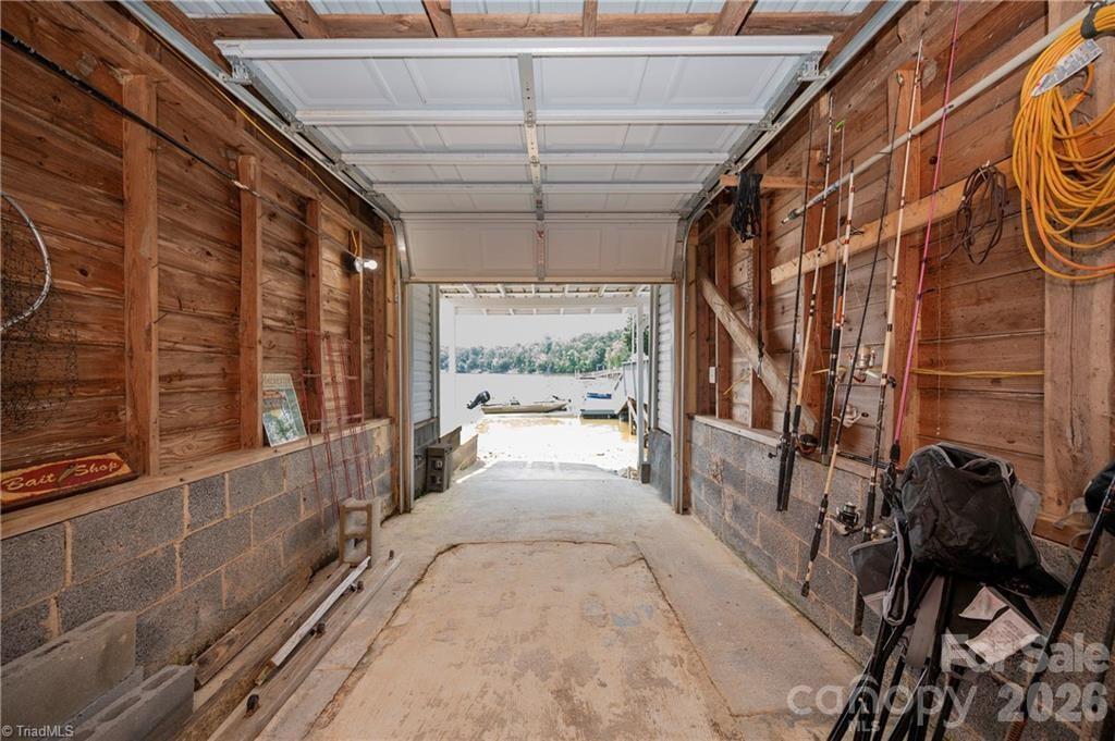 2113 Warf Road — Lexington