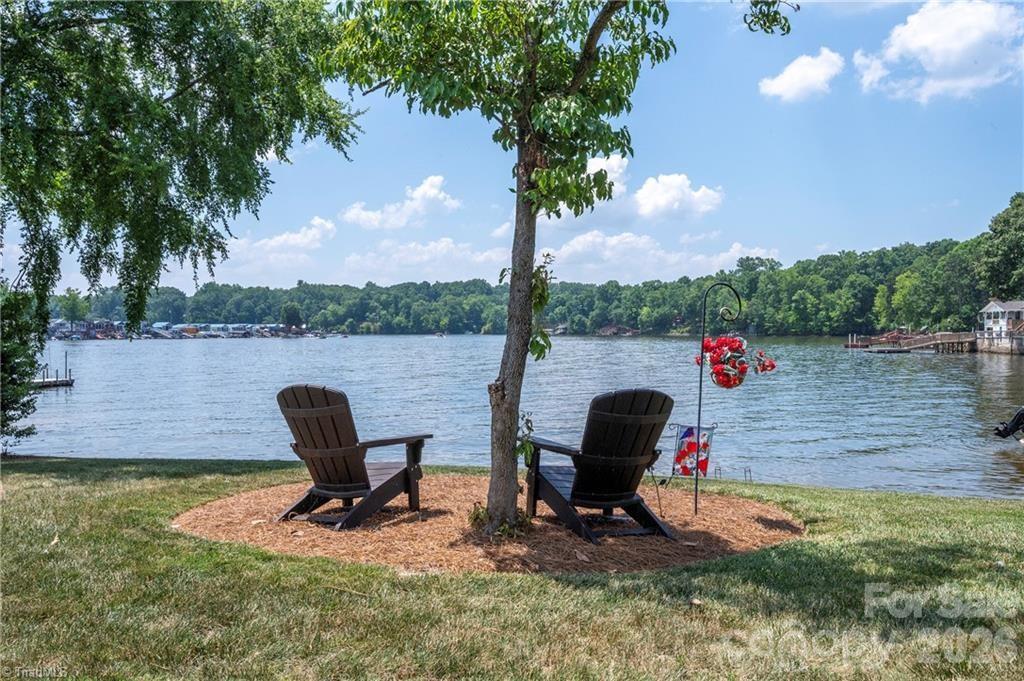 2113 Warf Road — Lexington