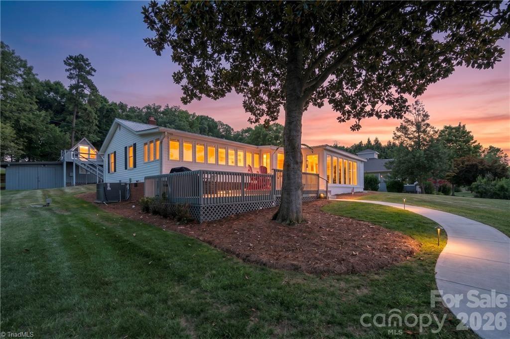 2113 Warf Road — Lexington