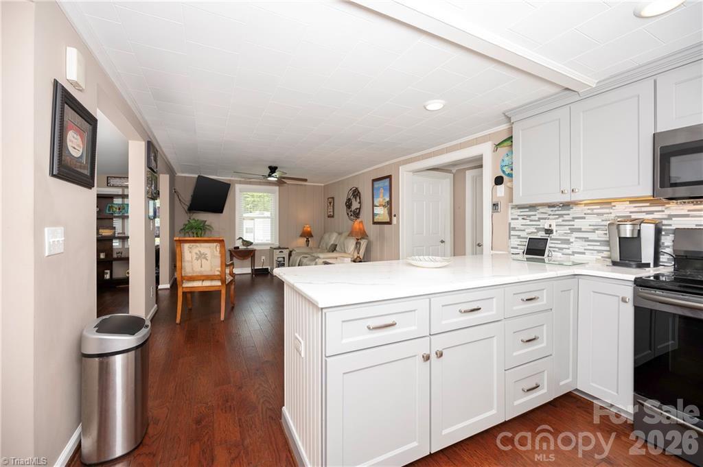 2113 Warf Road — Lexington