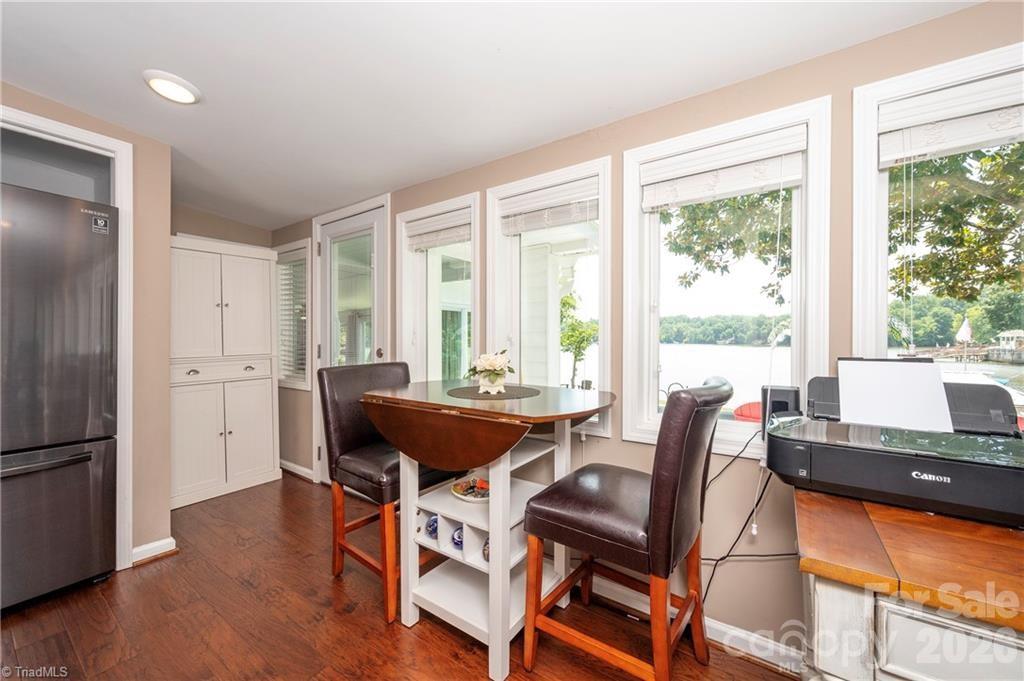 2113 Warf Road — Lexington