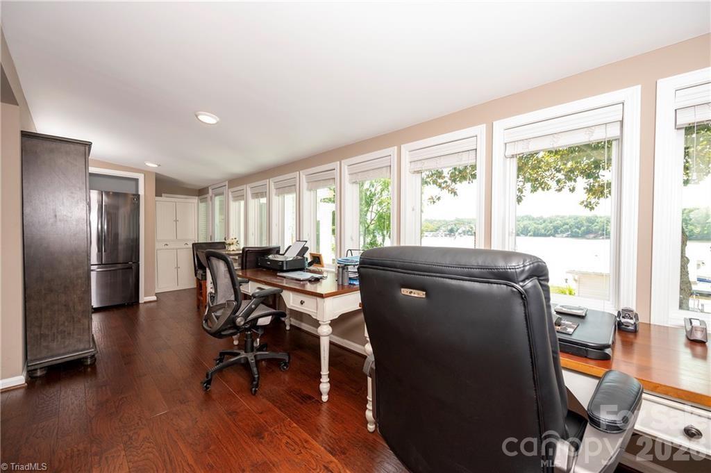 2113 Warf Road — Lexington