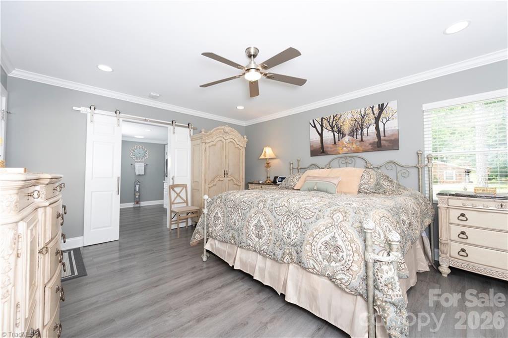 2113 Warf Road — Lexington