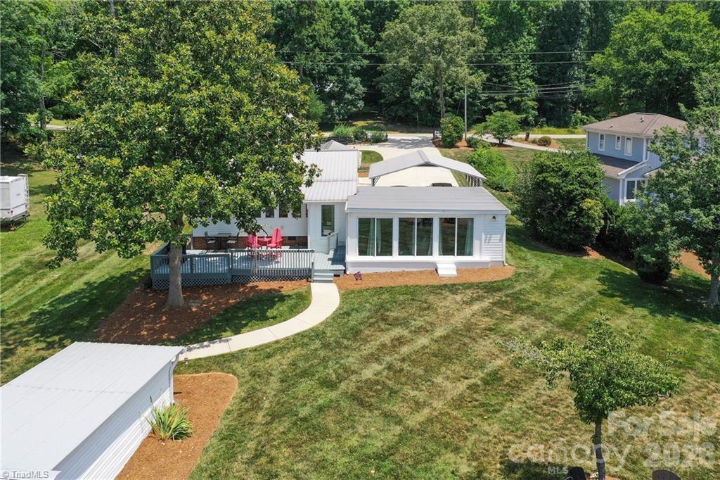 2113 Warf Road — Lexington