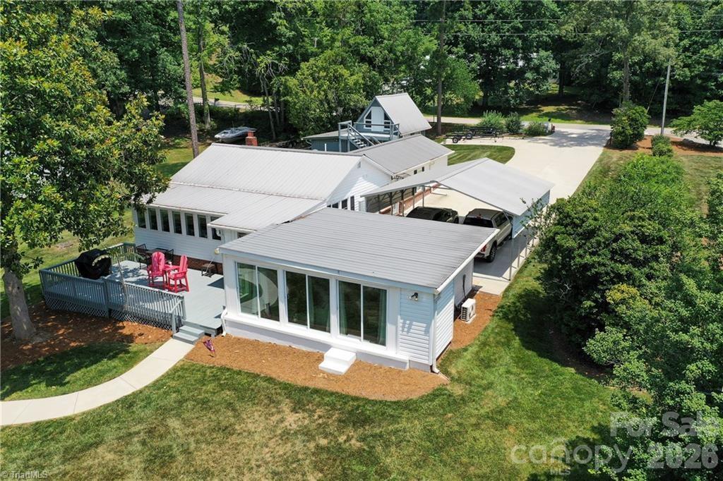 2113 Warf Road — Lexington