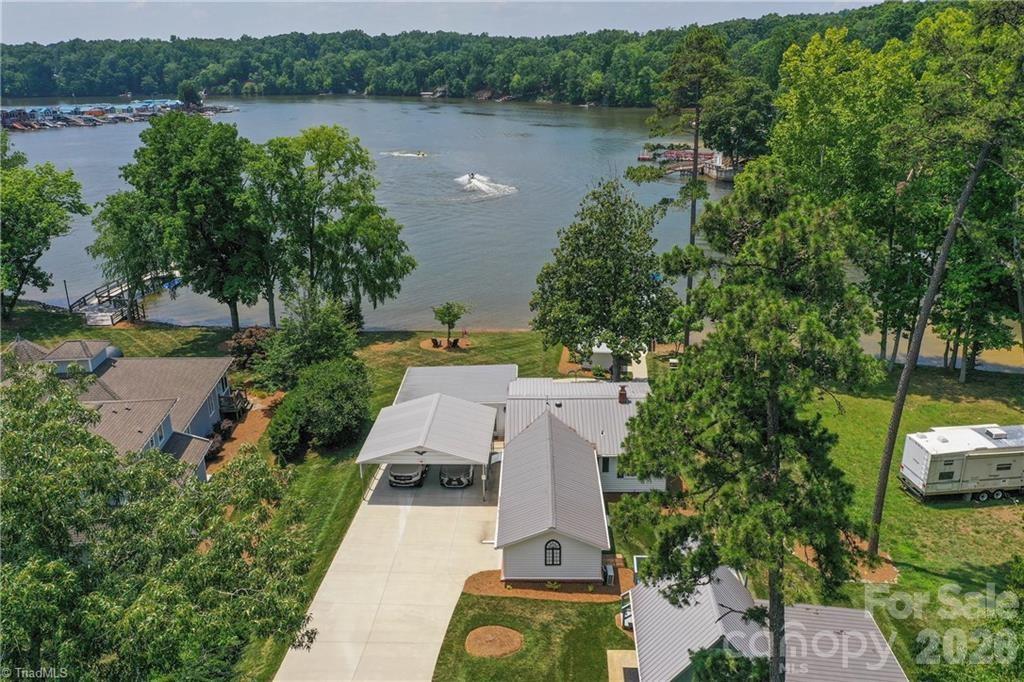 2113 Warf Road — Lexington