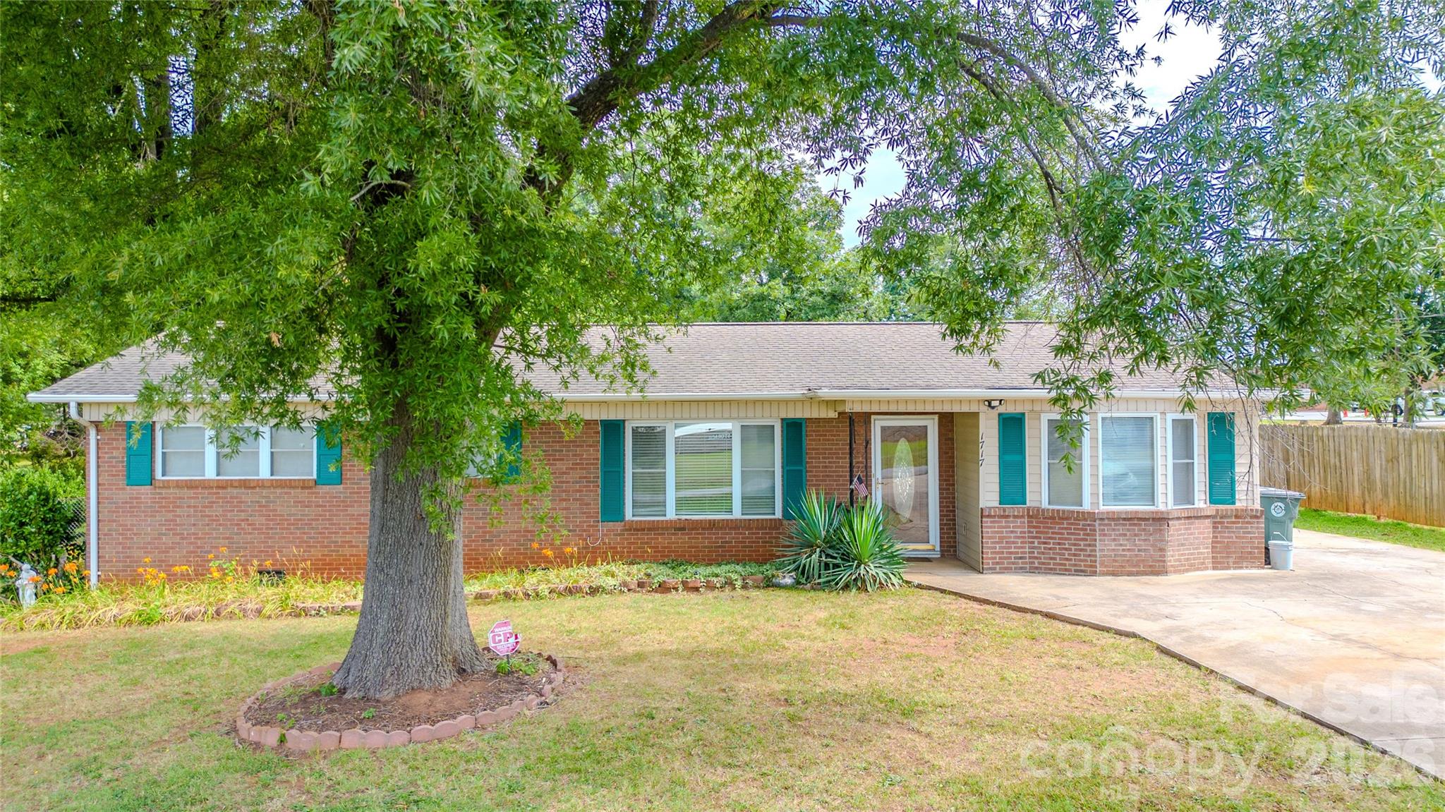 1717 Emmanuel Church Road — Conover