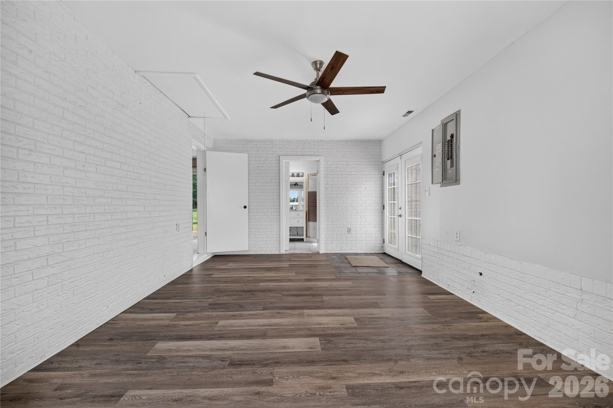 1717 Emmanuel Church Road — Conover