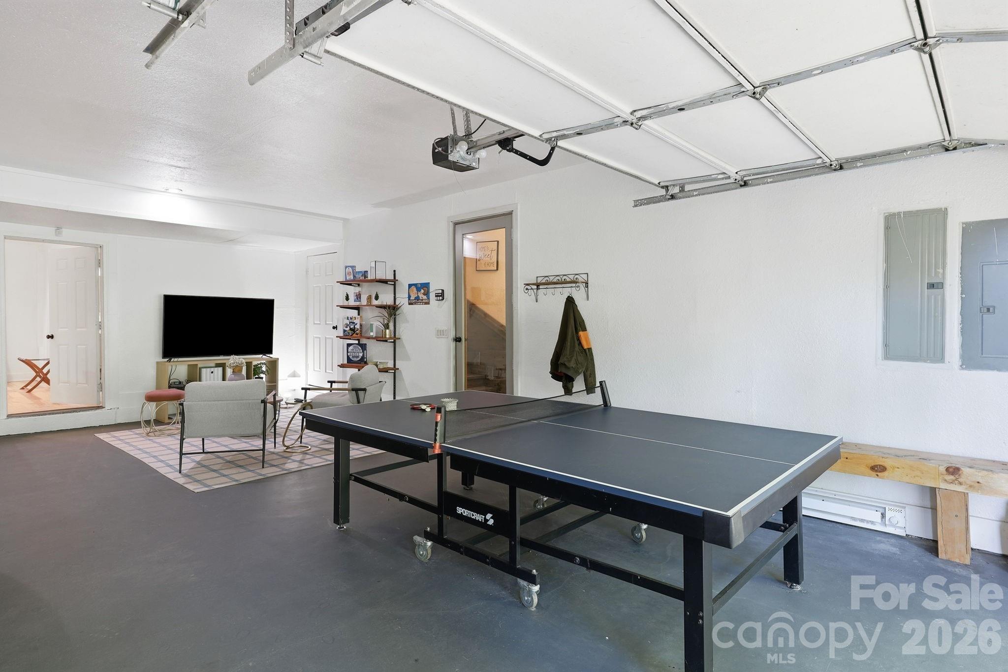 619 Leisure Lane — Burnsville