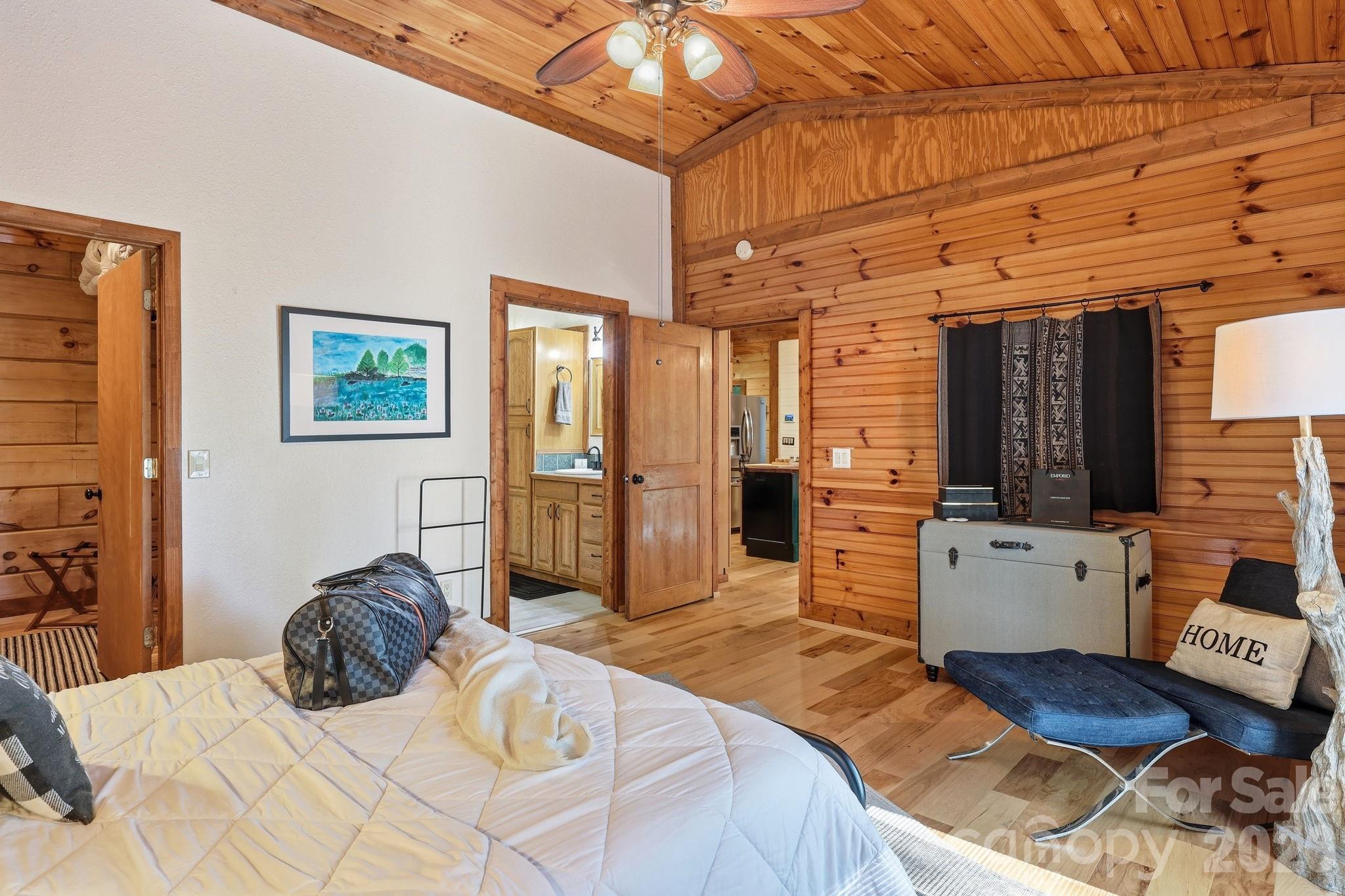 619 Leisure Lane — Burnsville