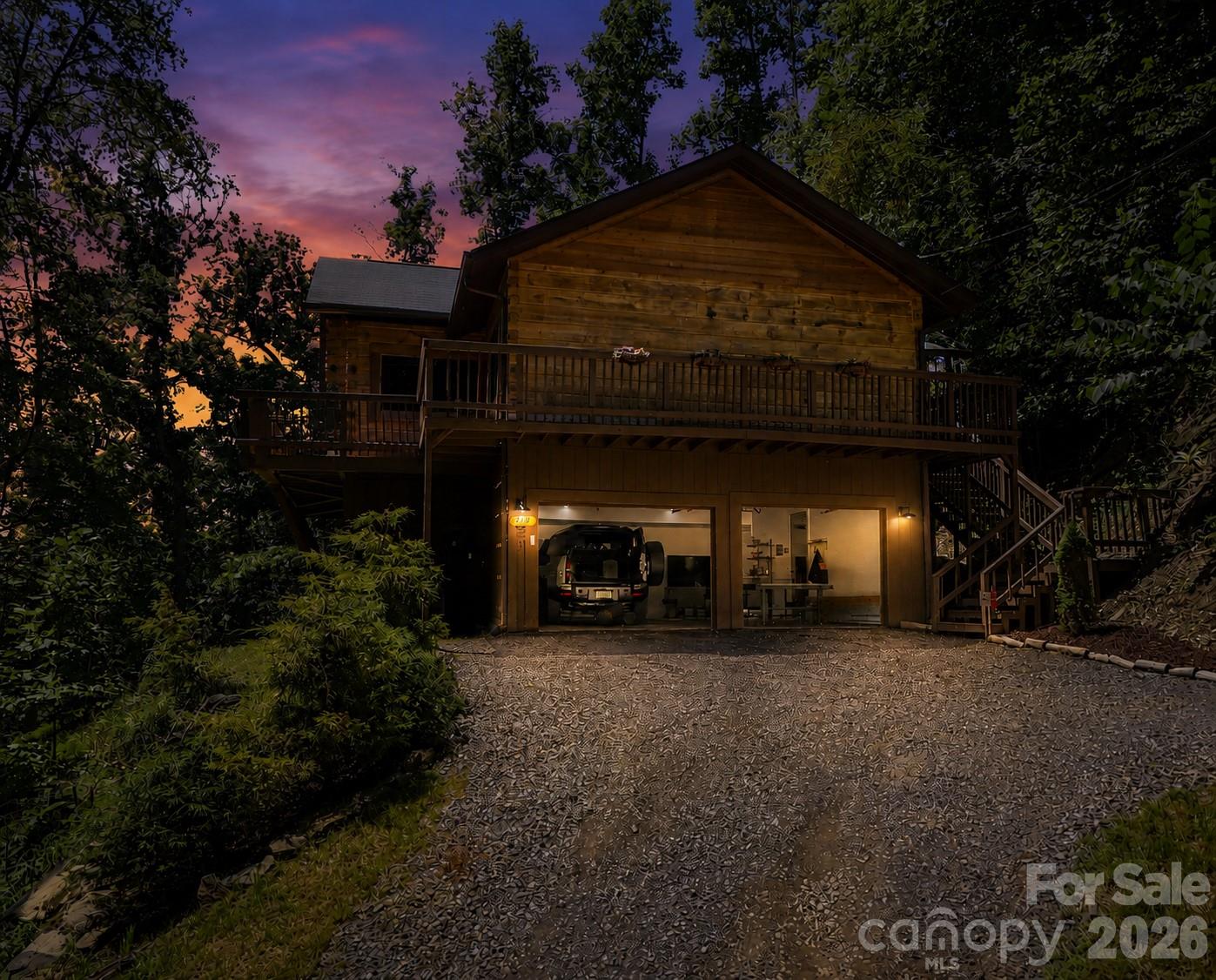 619 Leisure Lane — Burnsville