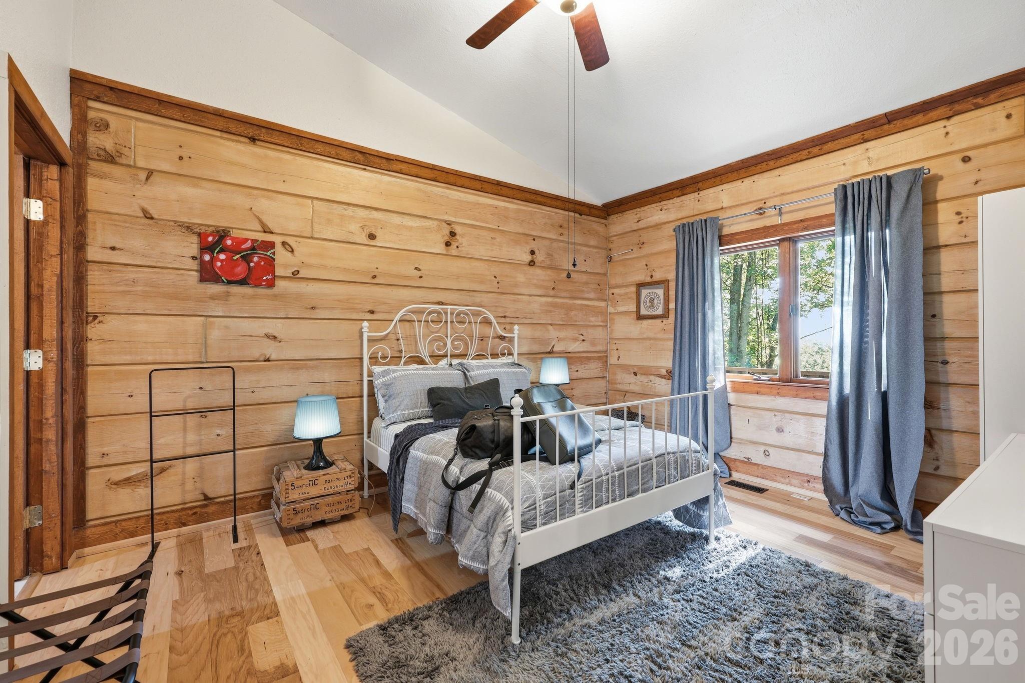 619 Leisure Lane — Burnsville