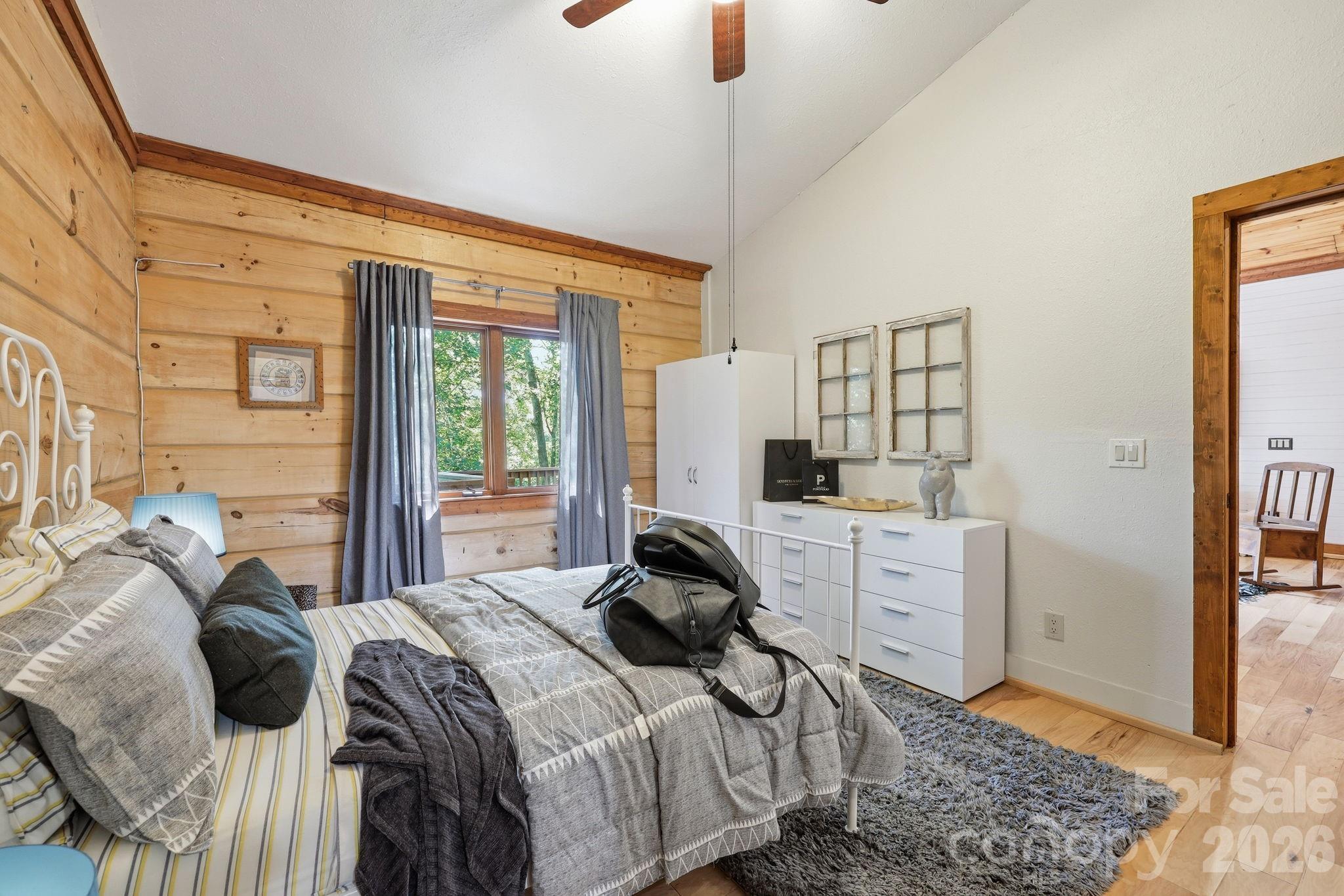 619 Leisure Lane — Burnsville