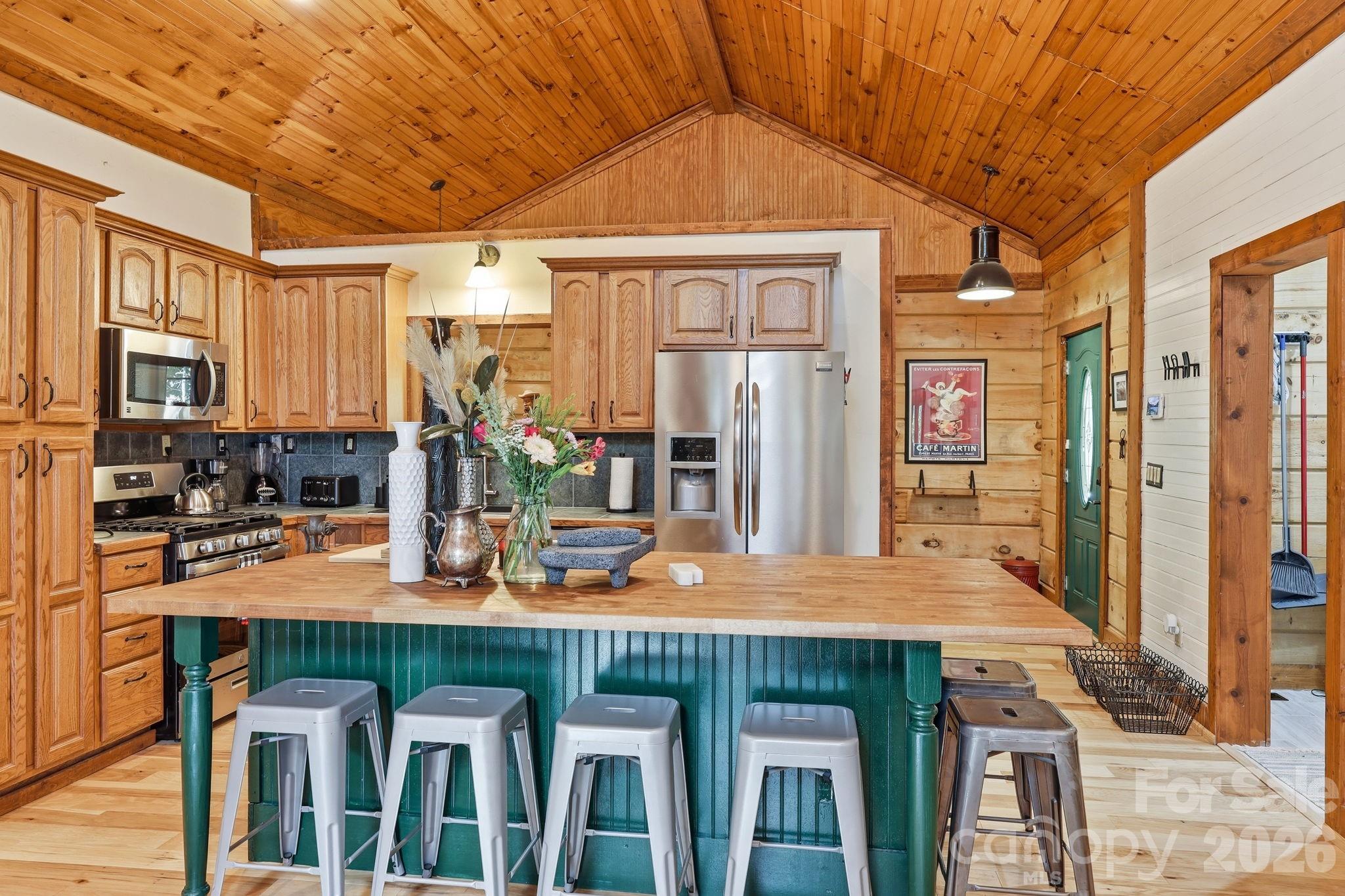 619 Leisure Lane — Burnsville