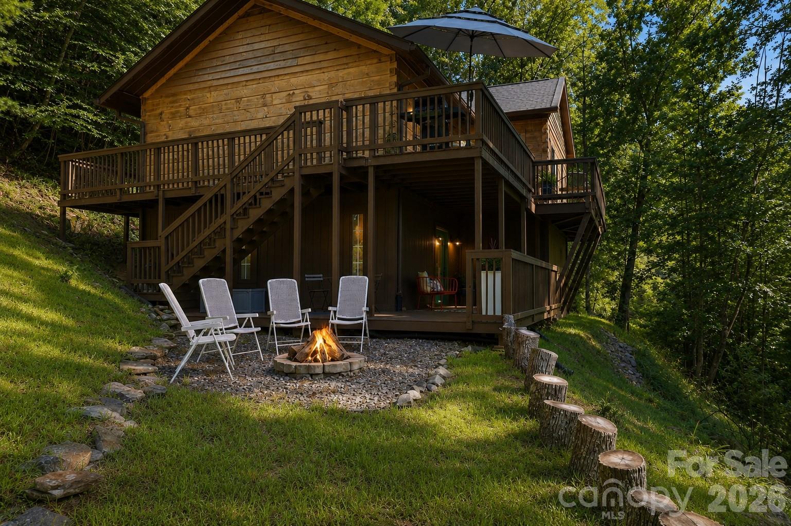 619 Leisure Lane — Burnsville