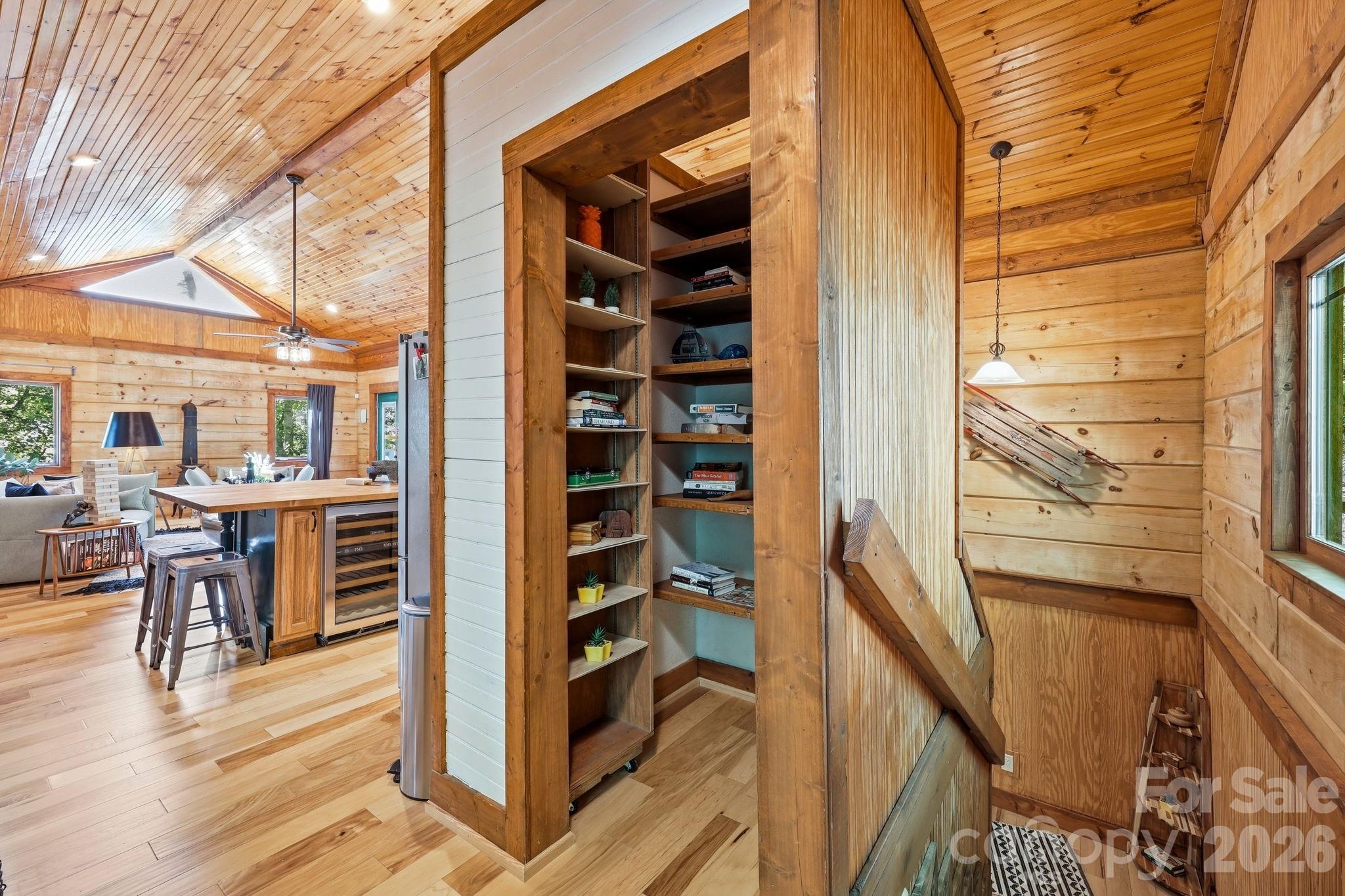 619 Leisure Lane — Burnsville
