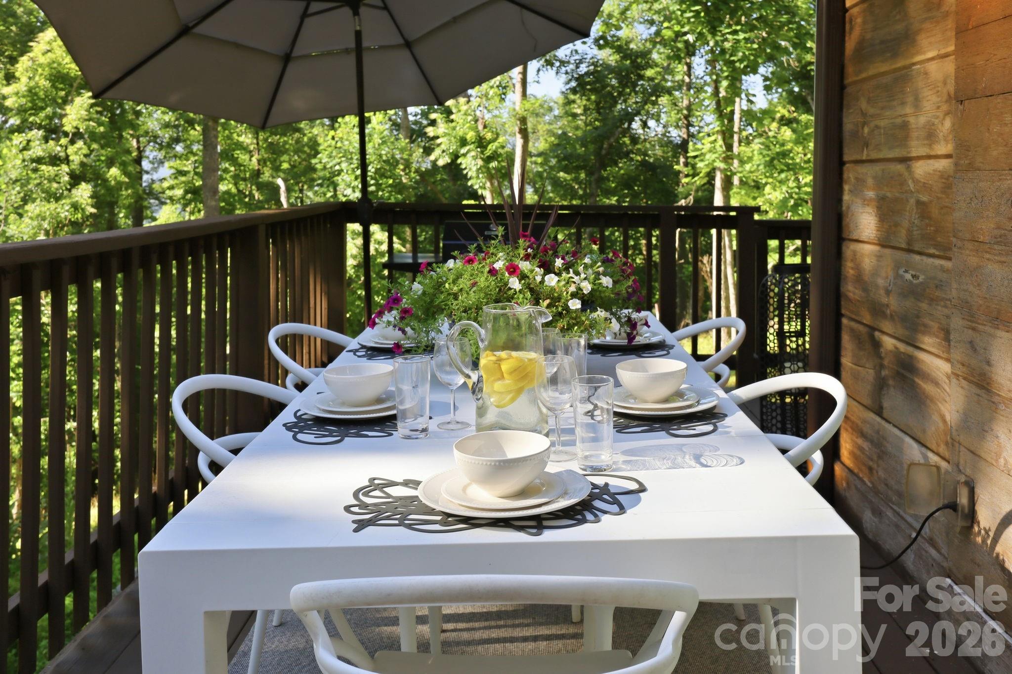 619 Leisure Lane — Burnsville