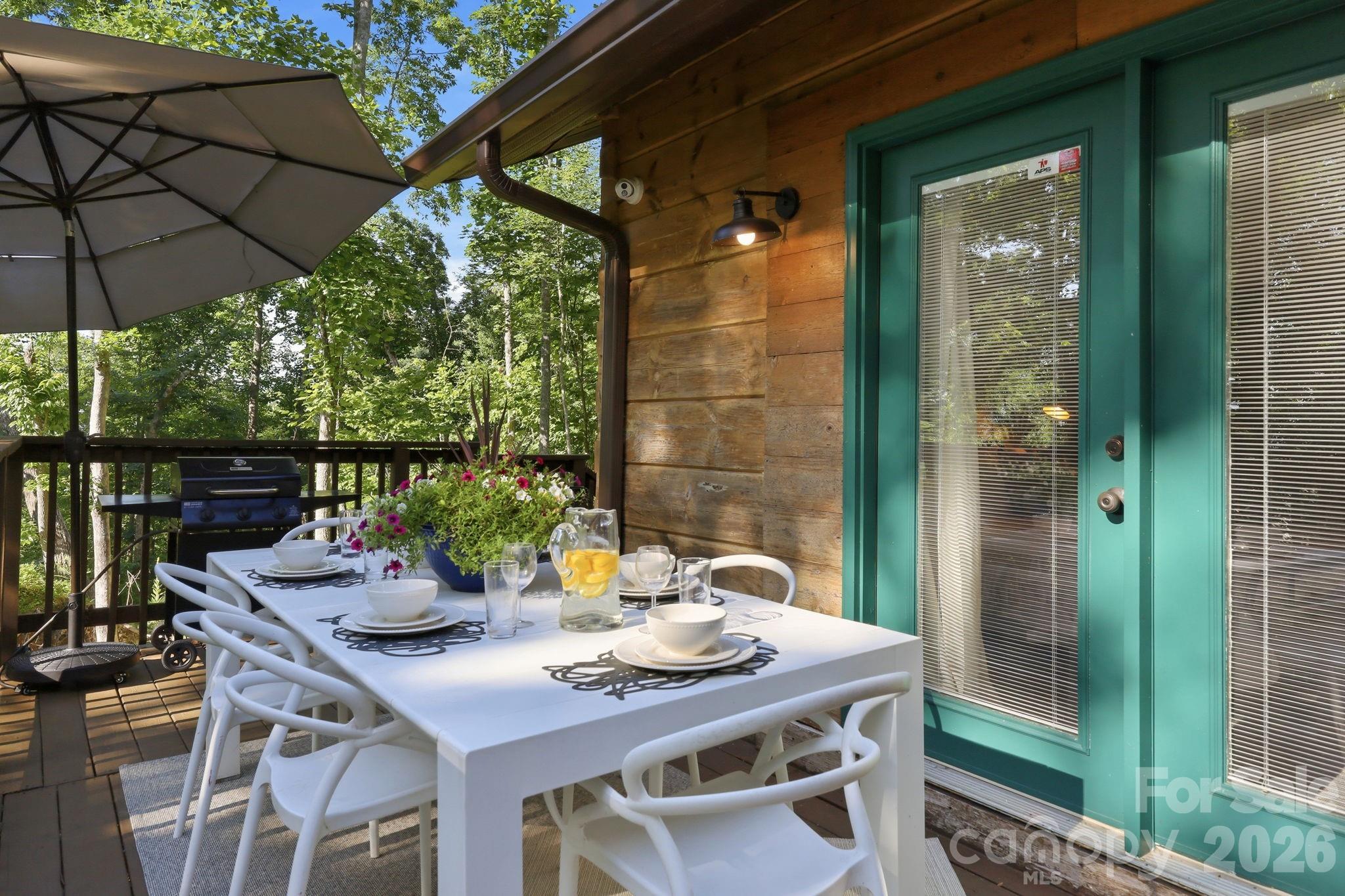 619 Leisure Lane — Burnsville