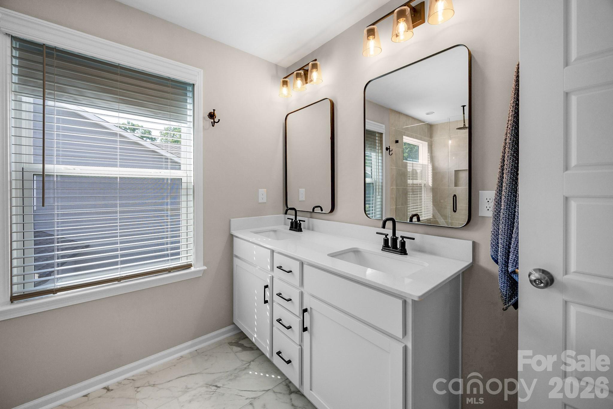 5080 Mooreland Oaks Way — Mount Holly