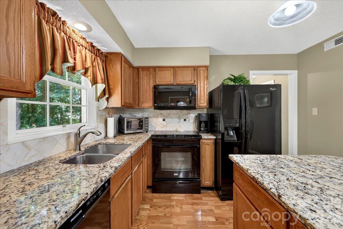 505 Glen Ellyn Court — Charlotte
