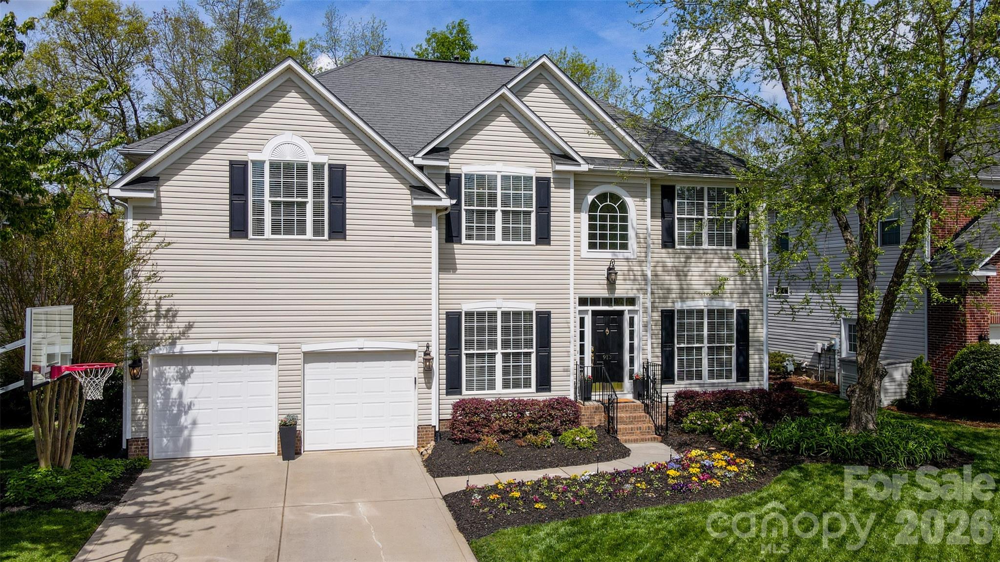 913 Grayscroft Drive — Waxhaw
